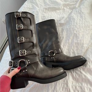Steve Madden buckle boot